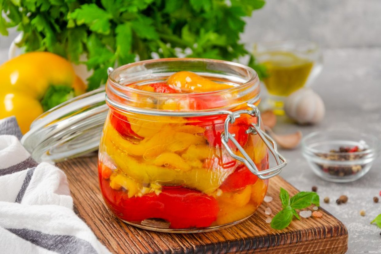 Перец в масле с чесноком на зиму