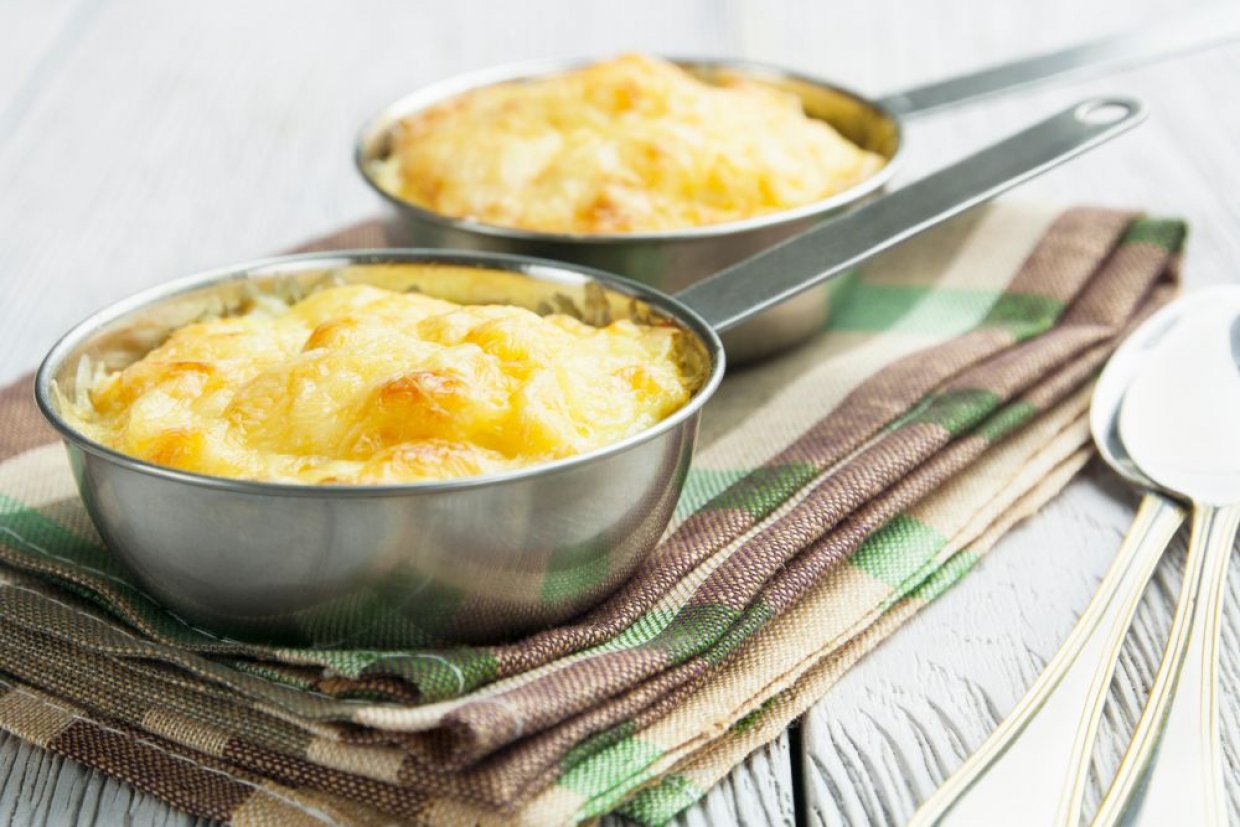 Жульен с лисичками и курицей Жульен с лисичками и курицей