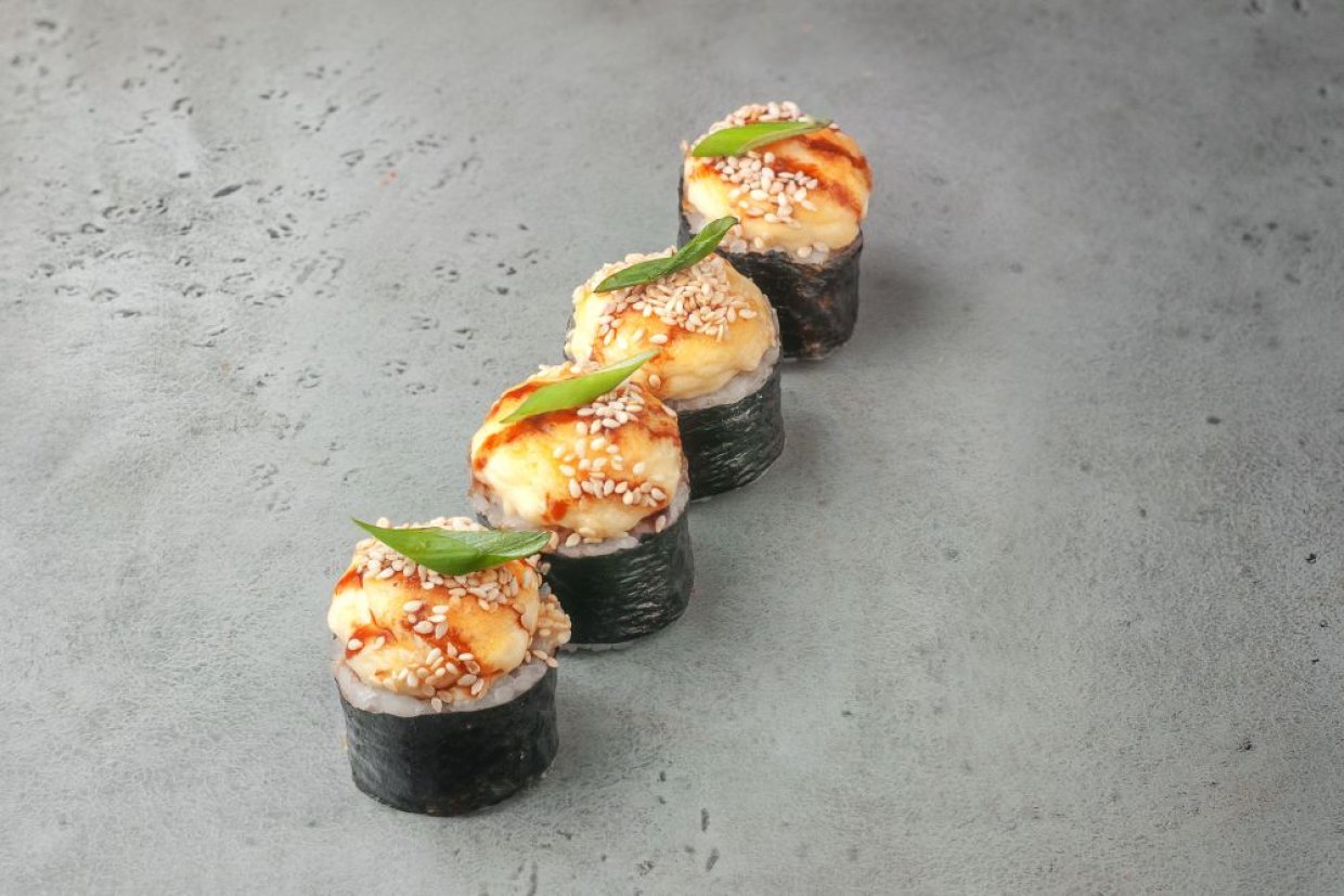 Запеченные роллы с курицей Запеченные роллы с курицей