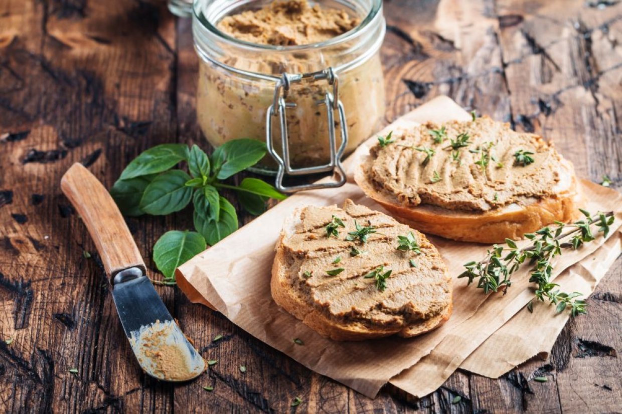 Паштет из куриной печени с коньяком Паштет из куриной печени с коньяком