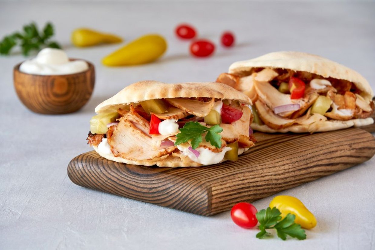 Шаурма в пите с курицей Шаурма в пите с курицей