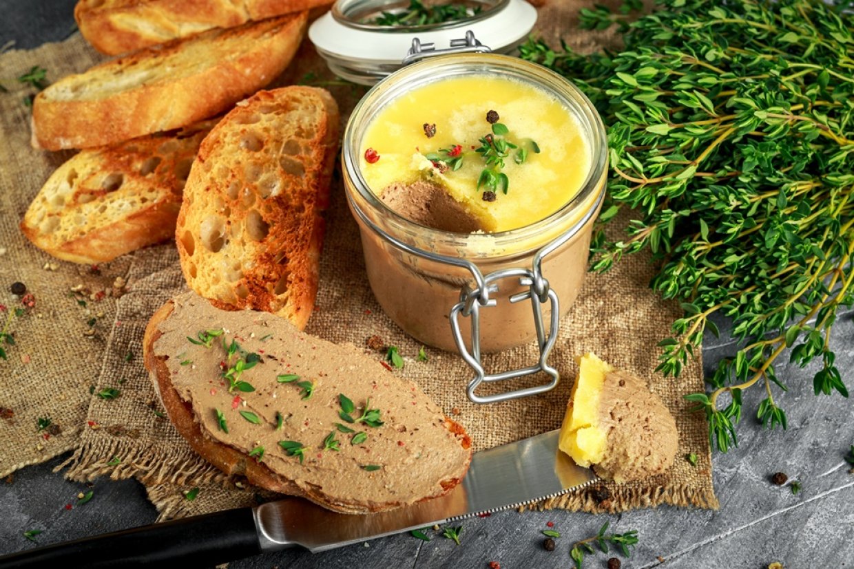 Печеночный паштет с маслом Печеночный паштет с маслом