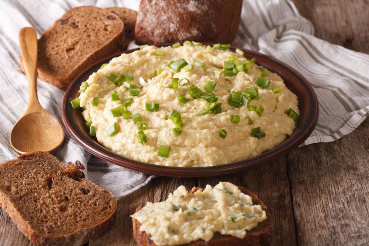 Паштет из селедки с маслом и яйцами Паштет из селедки с маслом и яйцами