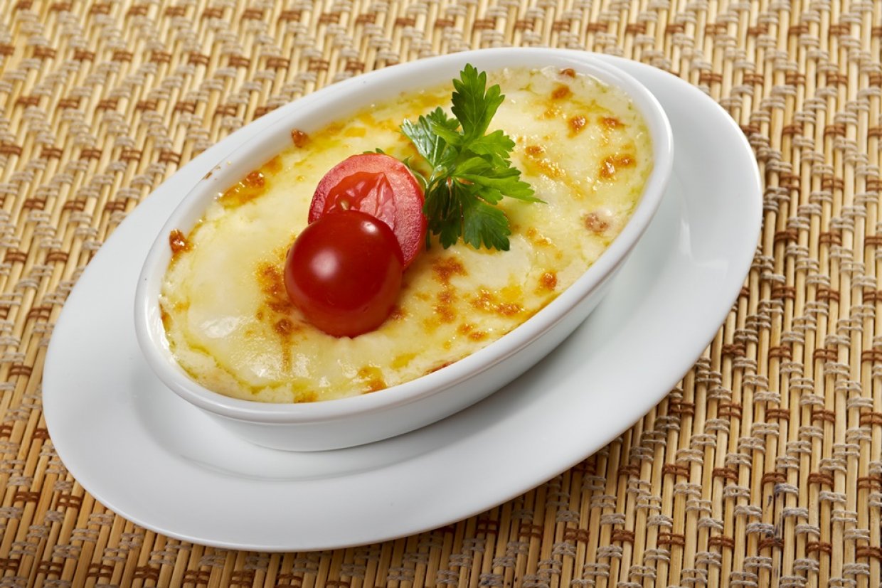 Жульен с белыми грибами и курицей Жульен с белыми грибами и курицей