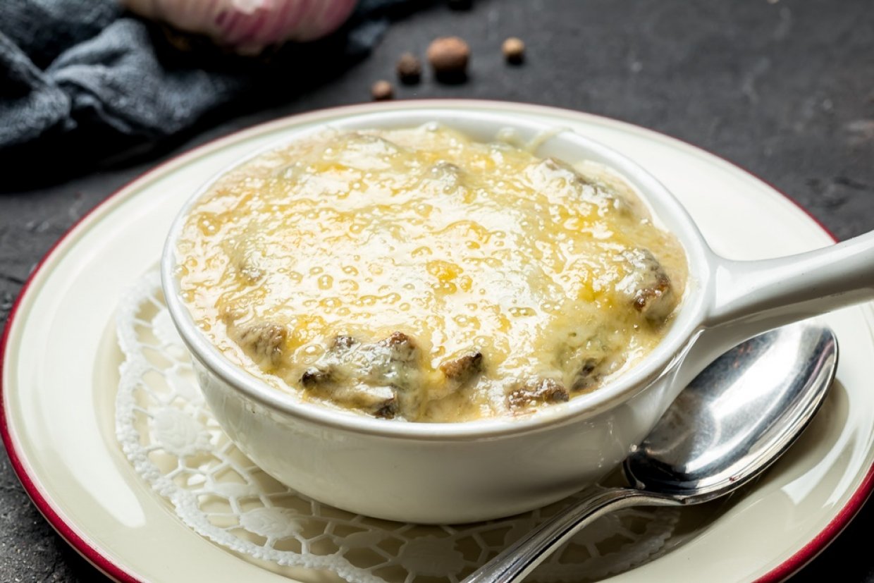 Жульен с маслятами и курицей Жульен с маслятами и курицей