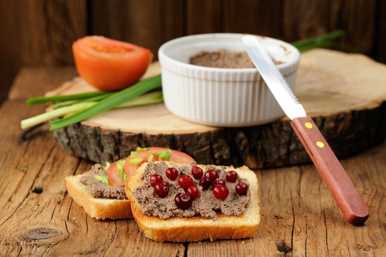 Паштет из куриной печени с шампиньонами Паштет из куриной печени с шампиньонами