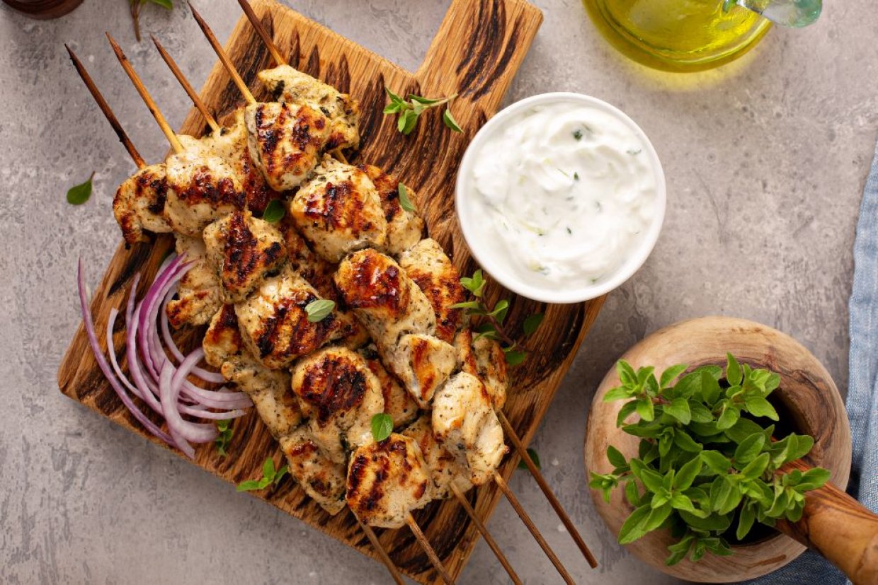 Шашлык из куриной грудки на шпажках в духовке Шашлык из куриной грудки на шпажках в духовке