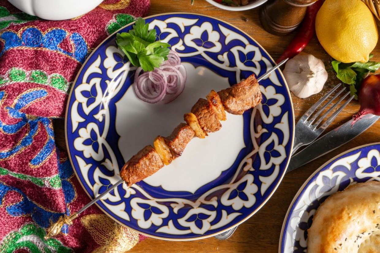Шашлык из свинины с лимоном и луком