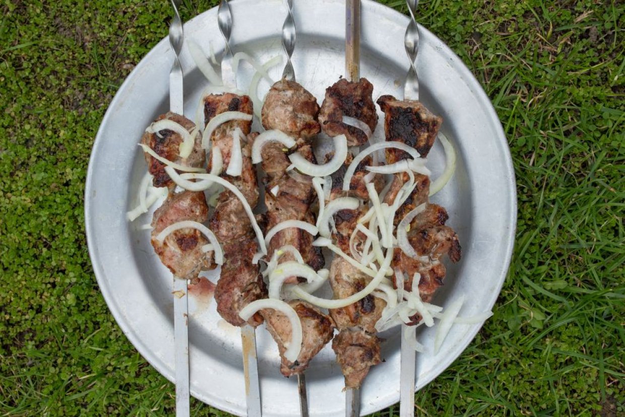 Шашлык из свинины с уксусом и луком