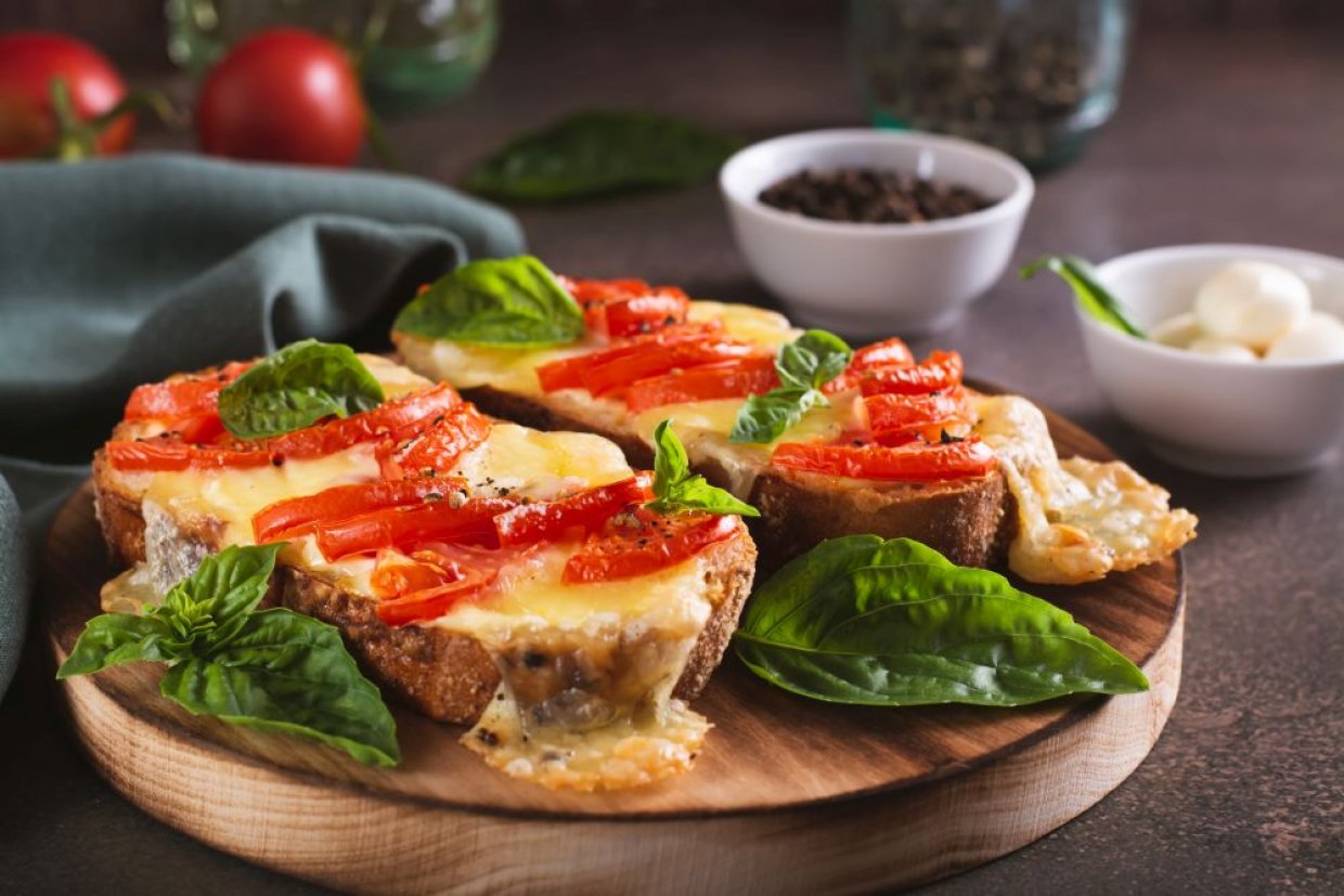 Простые и вкусные горячие бутерброды в духовке Простые и вкусные горячие бутерброды в духовке