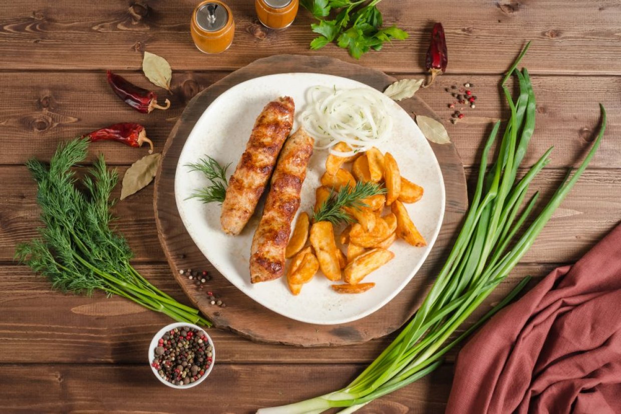 Люля-кебаб с картошкой в духовке Люля-кебаб с картошкой в духовке