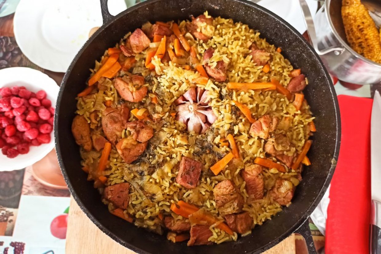 Плов из свинины в казане на мангале Плов из свинины в казане на мангале