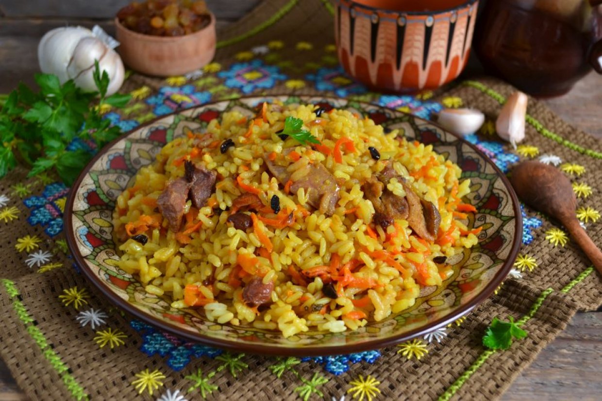 Плов с курицей в казане на мангале Плов с курицей в казане на мангале