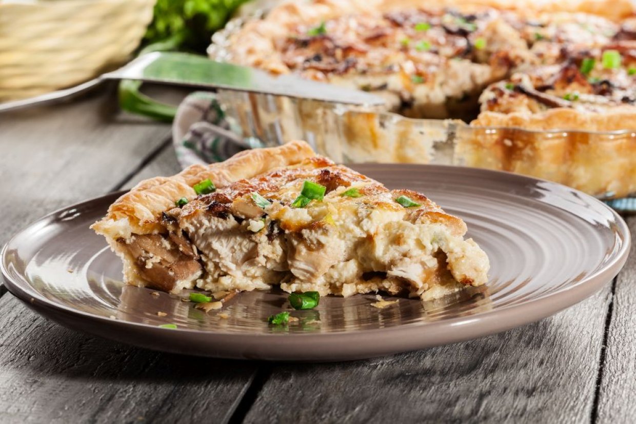 Сметанник с грибами и курицей Сметанник с грибами и курицей