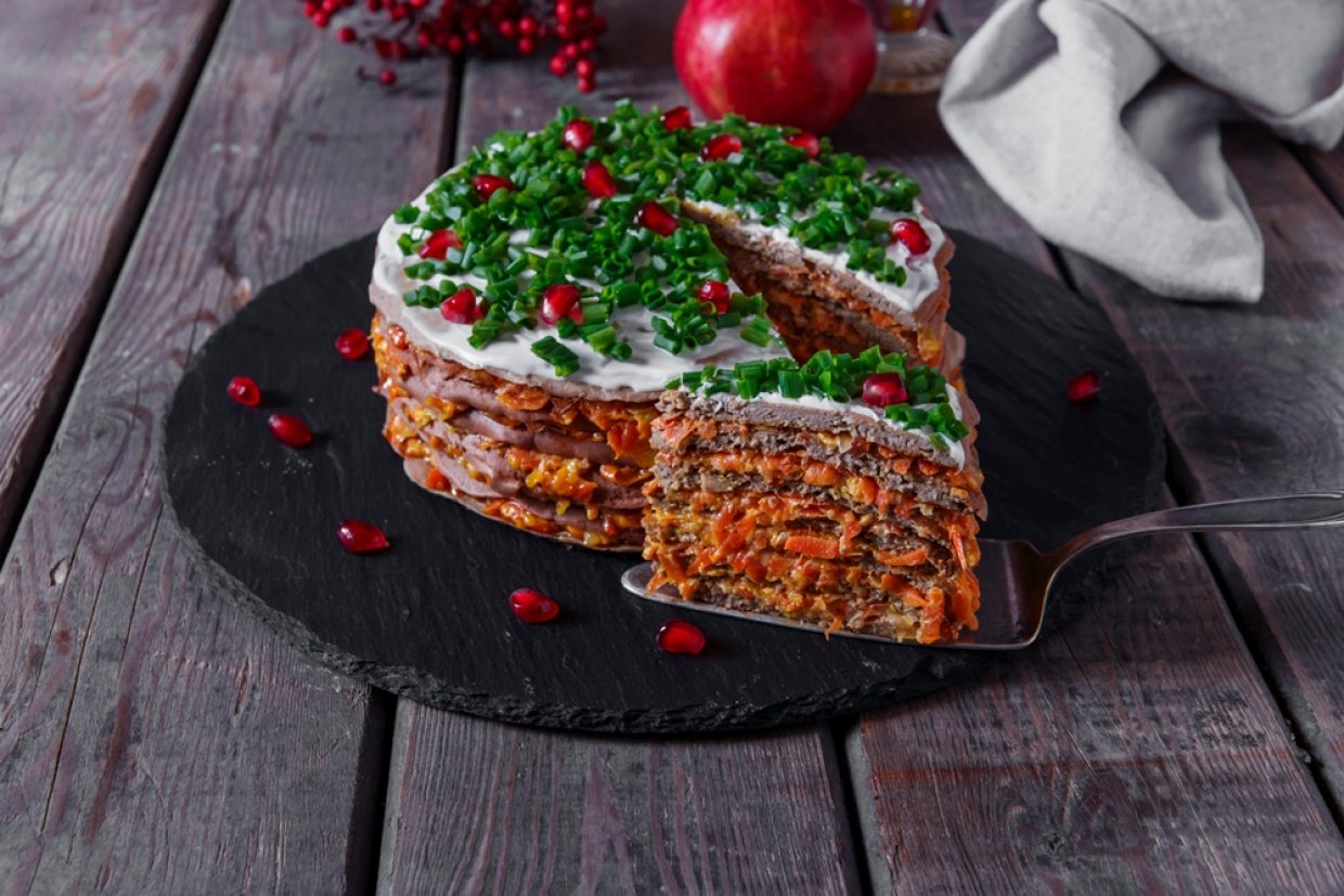 Печеночный торт с помидорами Печеночный торт с помидорами