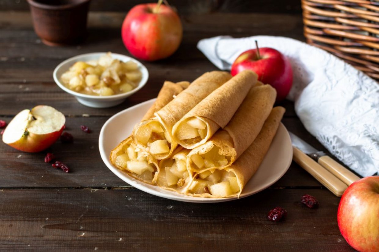 Блины на молоке с яблоками Блины на молоке с яблоками