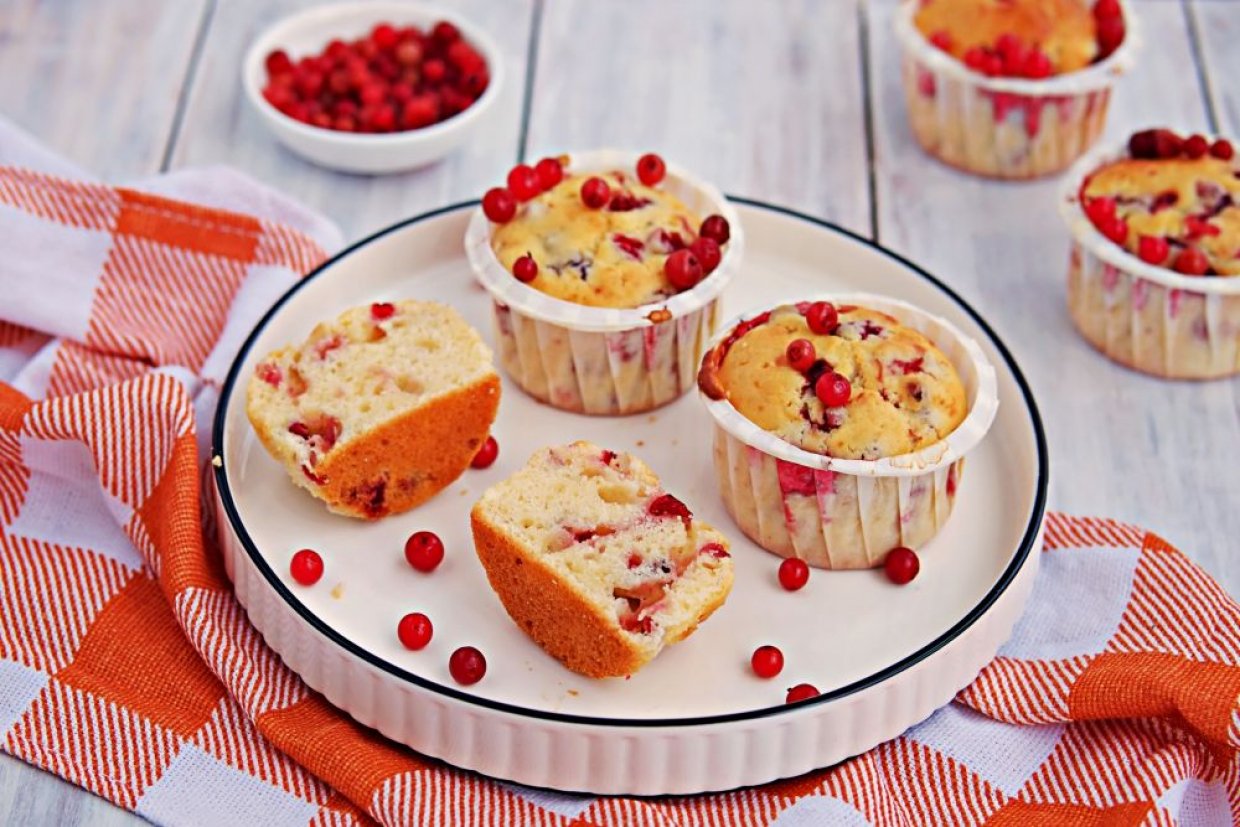 Маффины с брусникой Маффины с брусникой