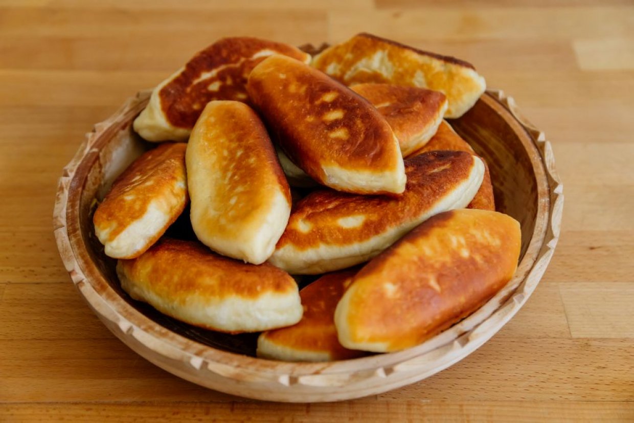 Жареные пирожки с капустой и фаршем Жареные пирожки с капустой и фаршем