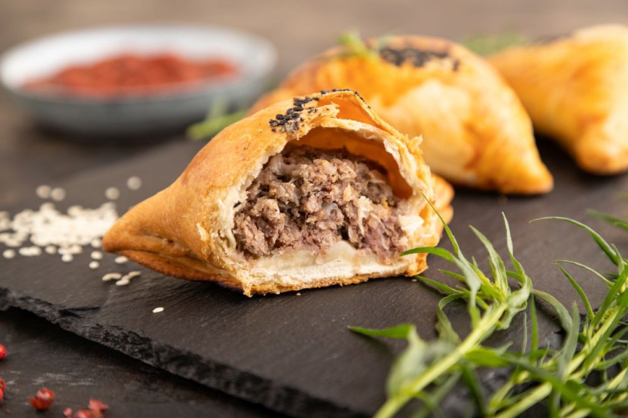 Самса из дрожжевого теста с мясом Самса из дрожжевого теста с мясом