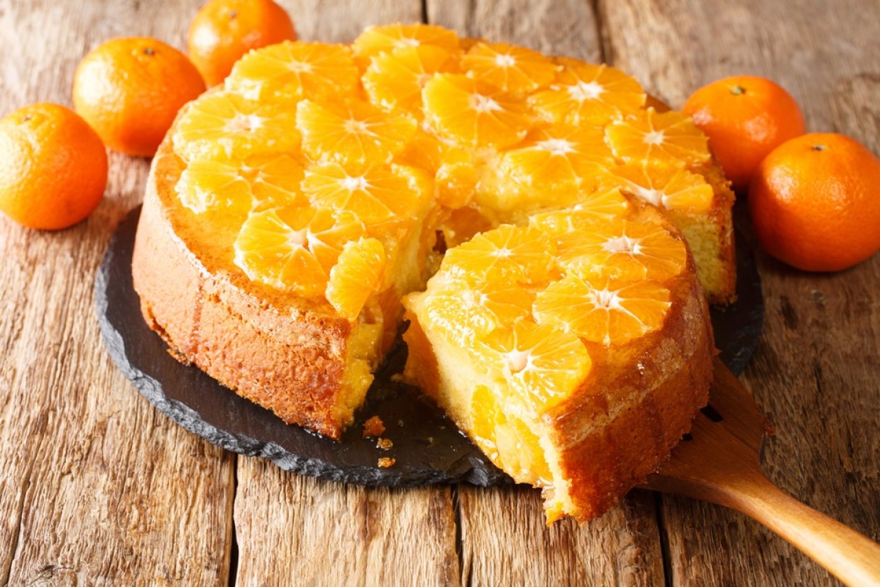 Шарлотка с мандаринами в мультиварке Шарлотка с мандаринами в мультиварке
