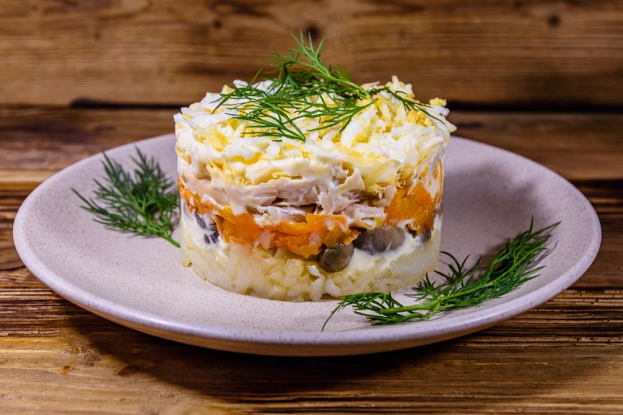 Салат Мужские грезы с грибами и курицей