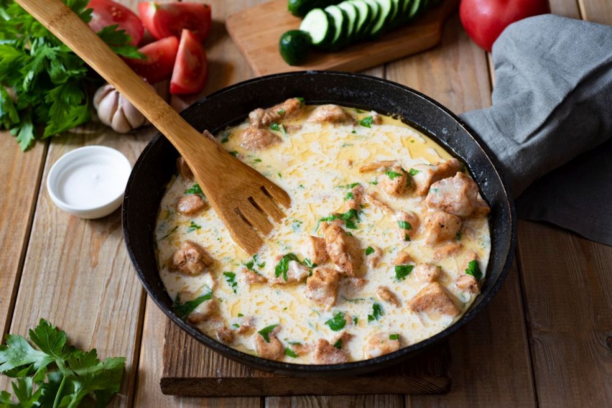 Гуляш из курицы со сливками Гуляш из курицы со сливками