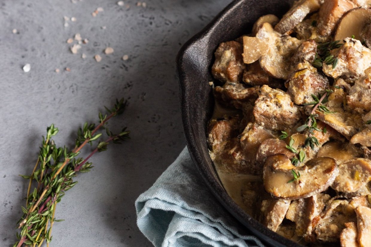 Гуляш с грибами и мясом Гуляш с грибами и мясом
