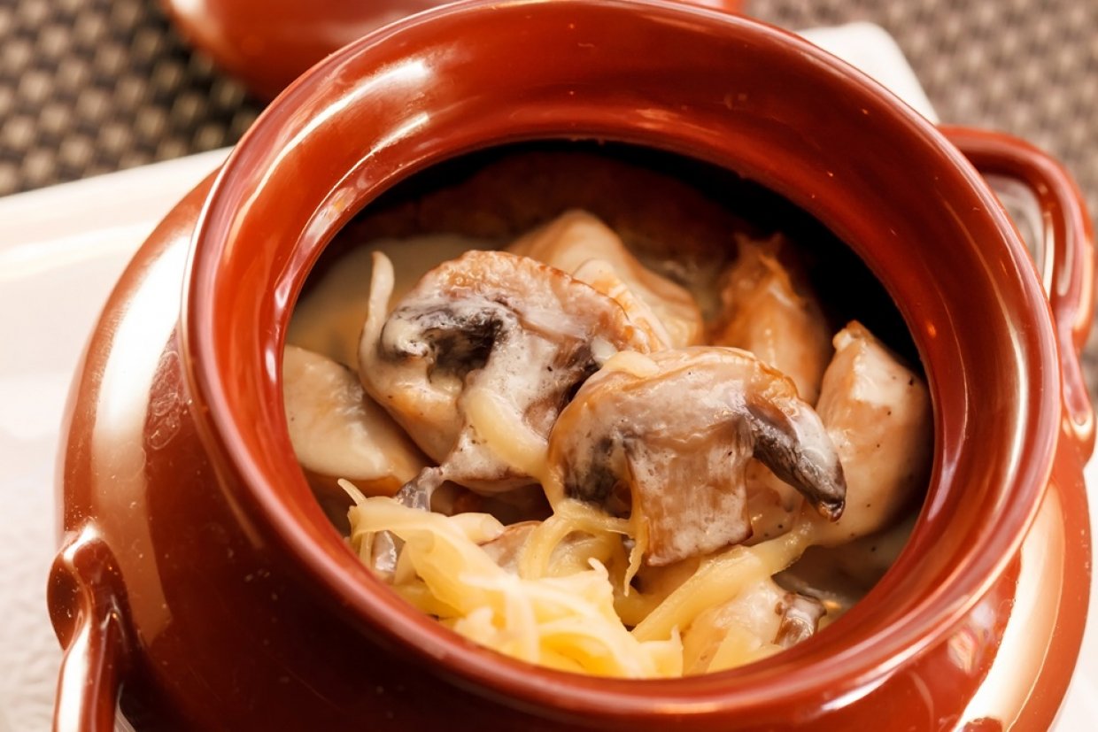 Жаркое с грибами в горшочках Жаркое с грибами в горшочках