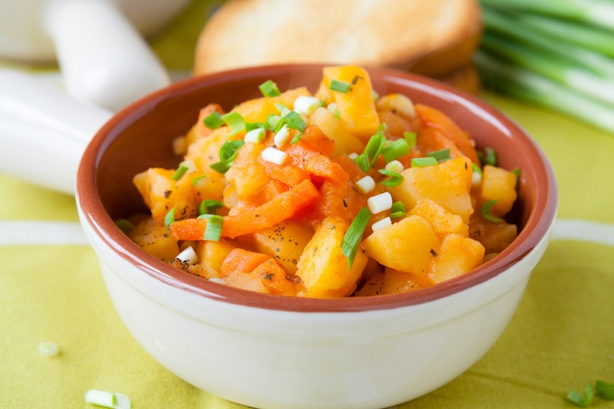 Овощное рагу с кабачками и картошкой в мультиварке Овощное рагу с кабачками и картошкой в мультиварке