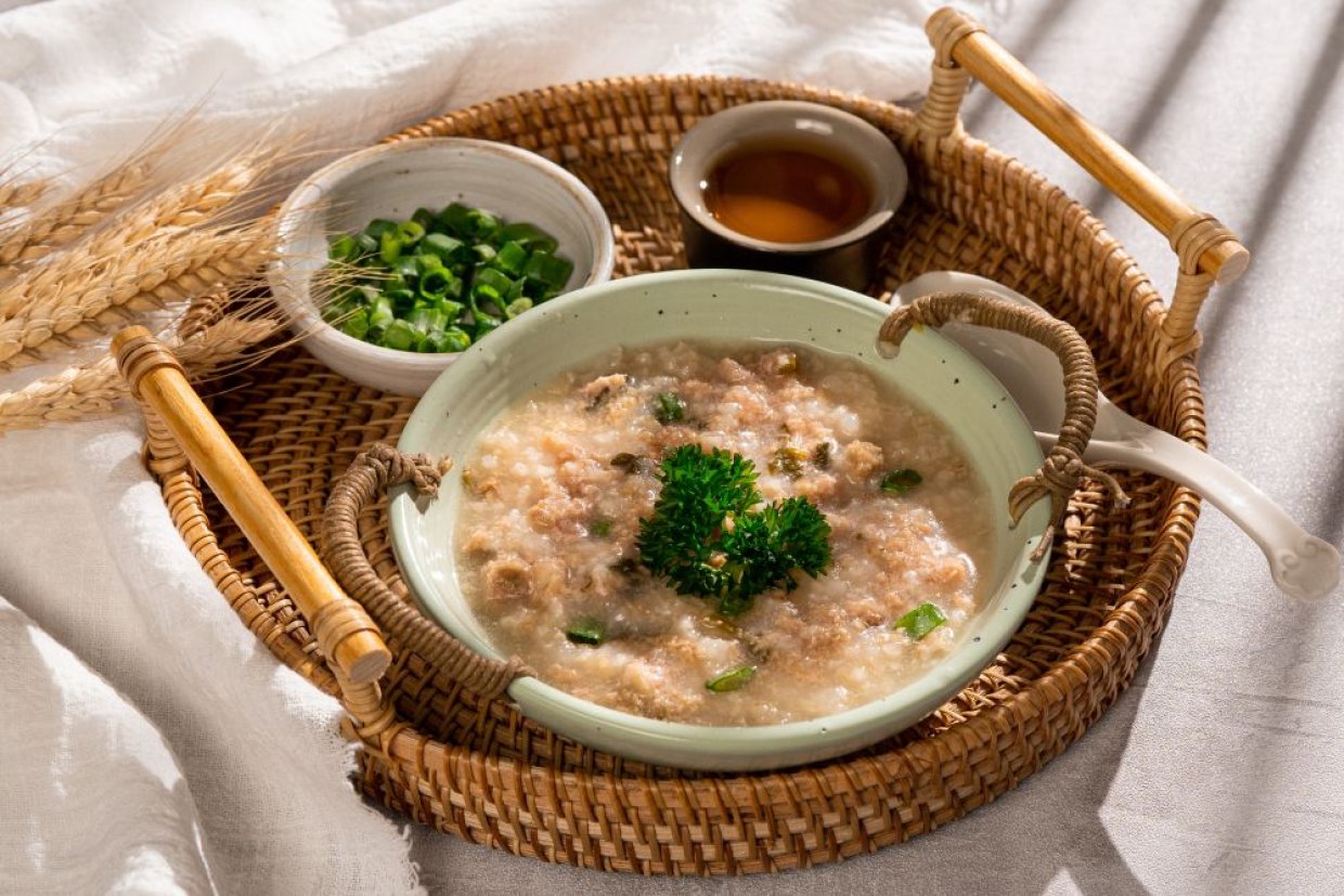 Ячневая каша с тушенкой