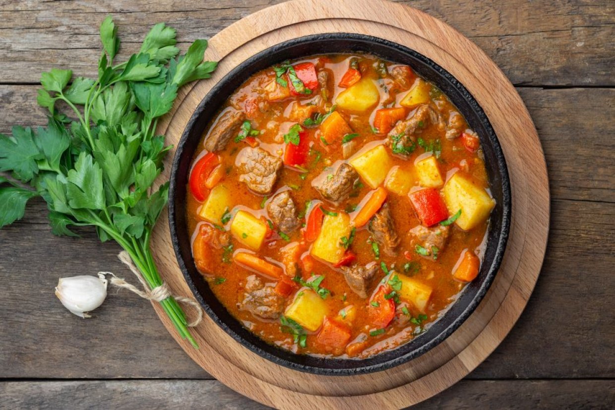Гуляш с овощами Гуляш с овощами