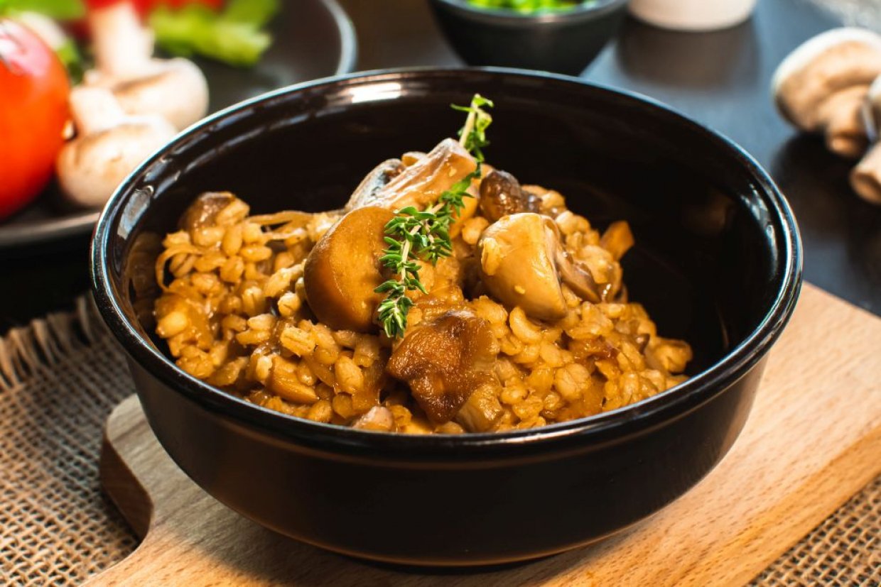 Перловая каша с шампиньонами Перловая каша с шампиньонами