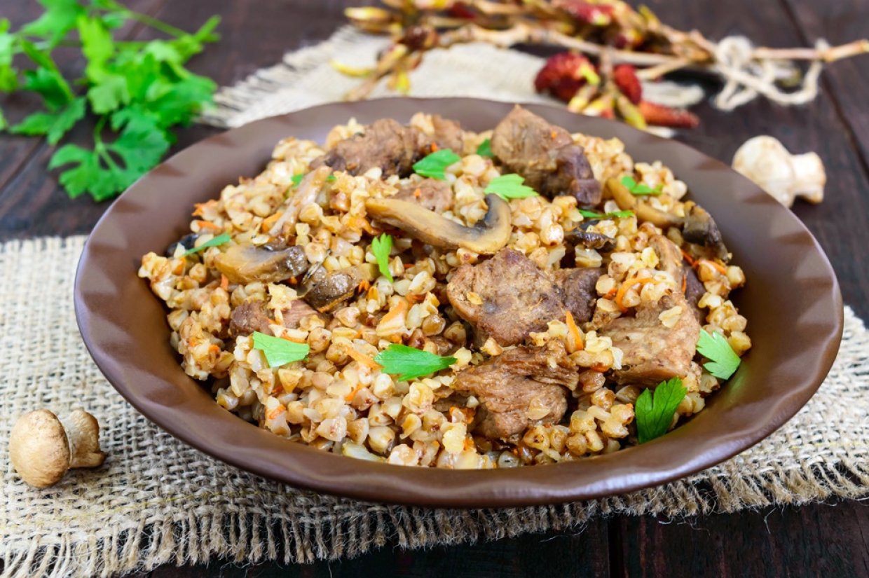 Гречневая каша с мясом и грибами