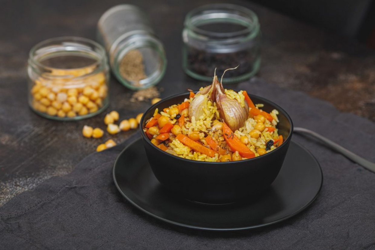 Плов с курицей и нутом Плов с курицей и нутом