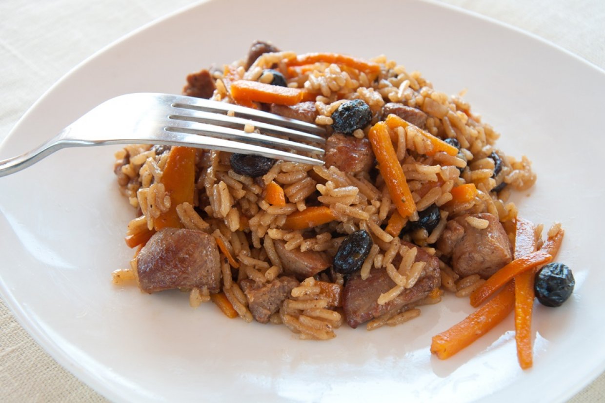 Плов с курицей и сухофруктами Плов с курицей и сухофруктами