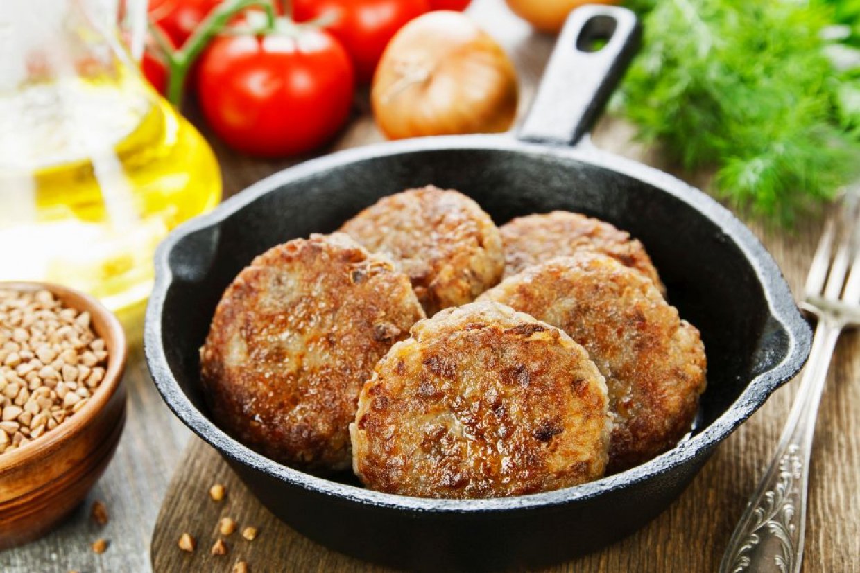 Котлеты из фарша и гречки Котлеты из фарша и гречки