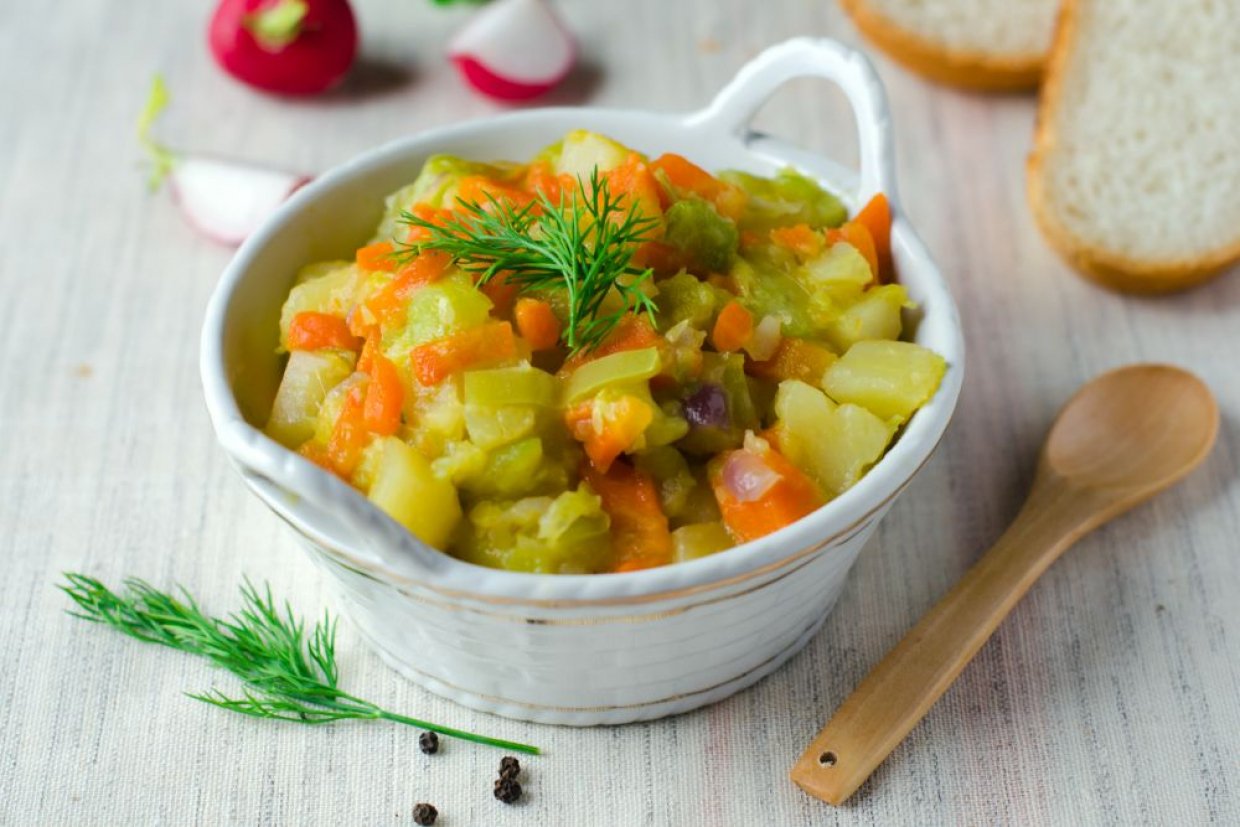 Овощное рагу с кабачками и картошкой Овощное рагу с кабачками и картошкой