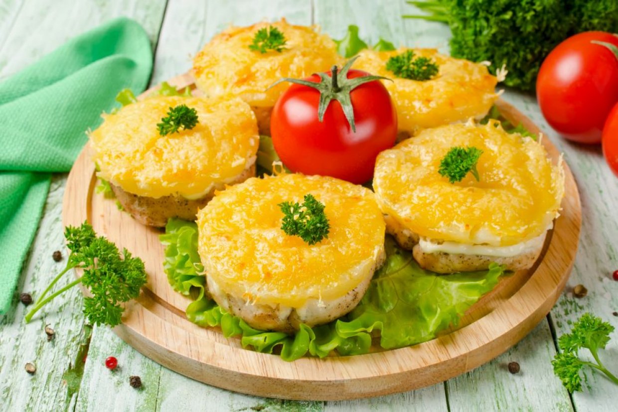 Отбивные с ананасом и сыром в духовке Отбивные с ананасом и сыром в духовке