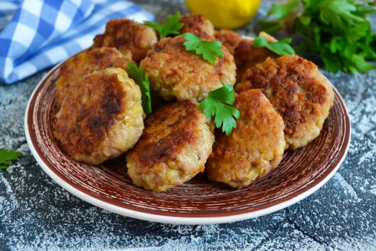 Рыбные котлеты с геркулесом Рыбные котлеты с геркулесом