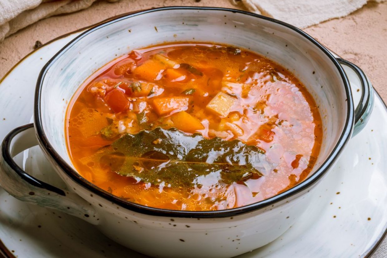 Суп харчо из курицы с рисом и картошкой Суп харчо из курицы с рисом и картошкой
