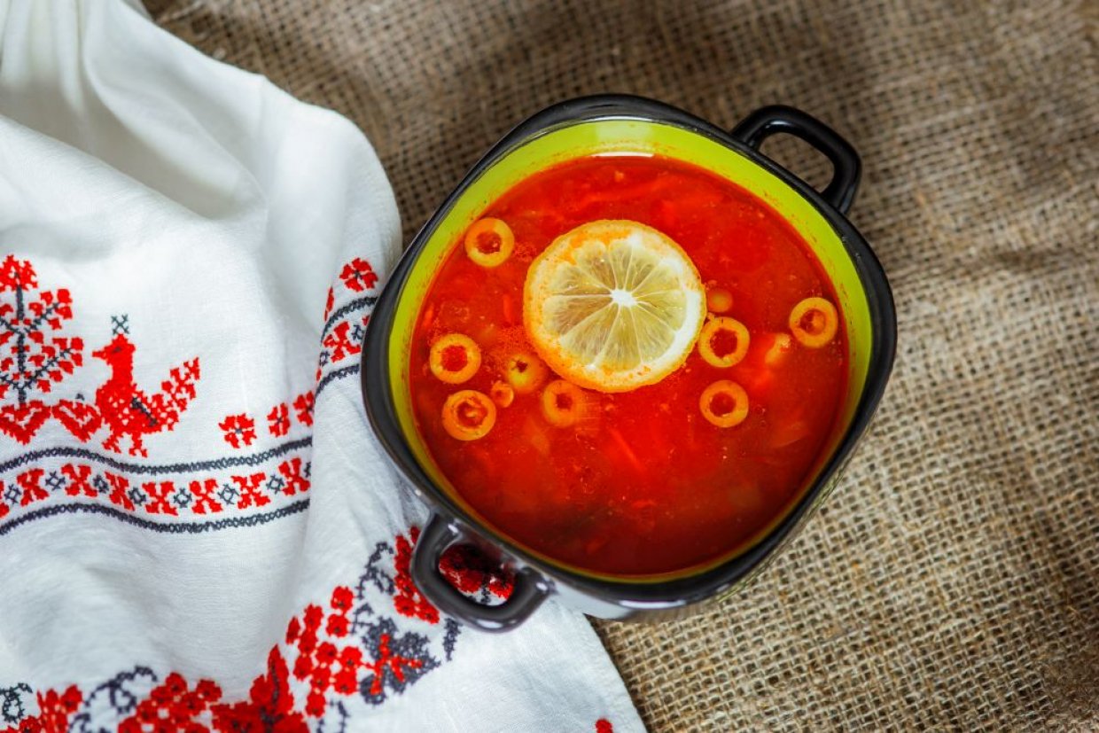 Грибная солянка с капустой
