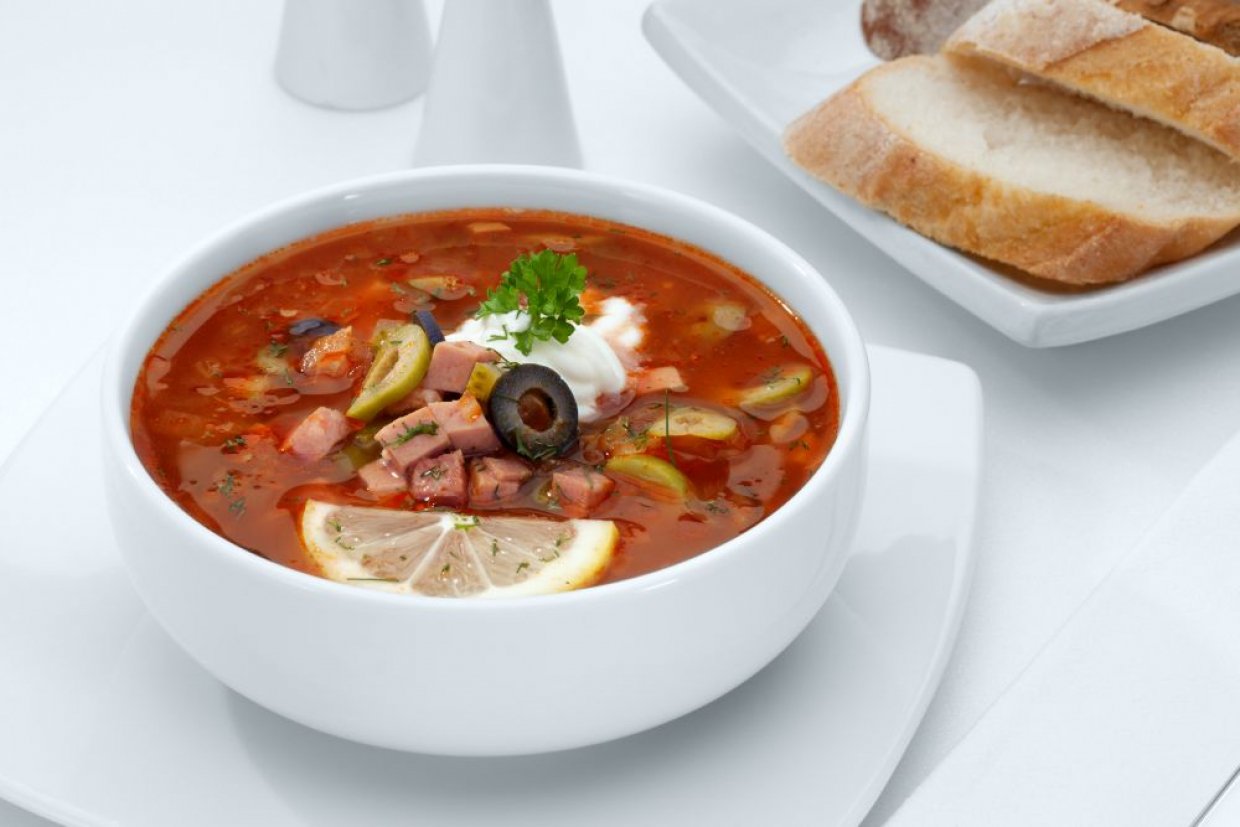 Солянка с грибами и колбасой Солянка с грибами и колбасой