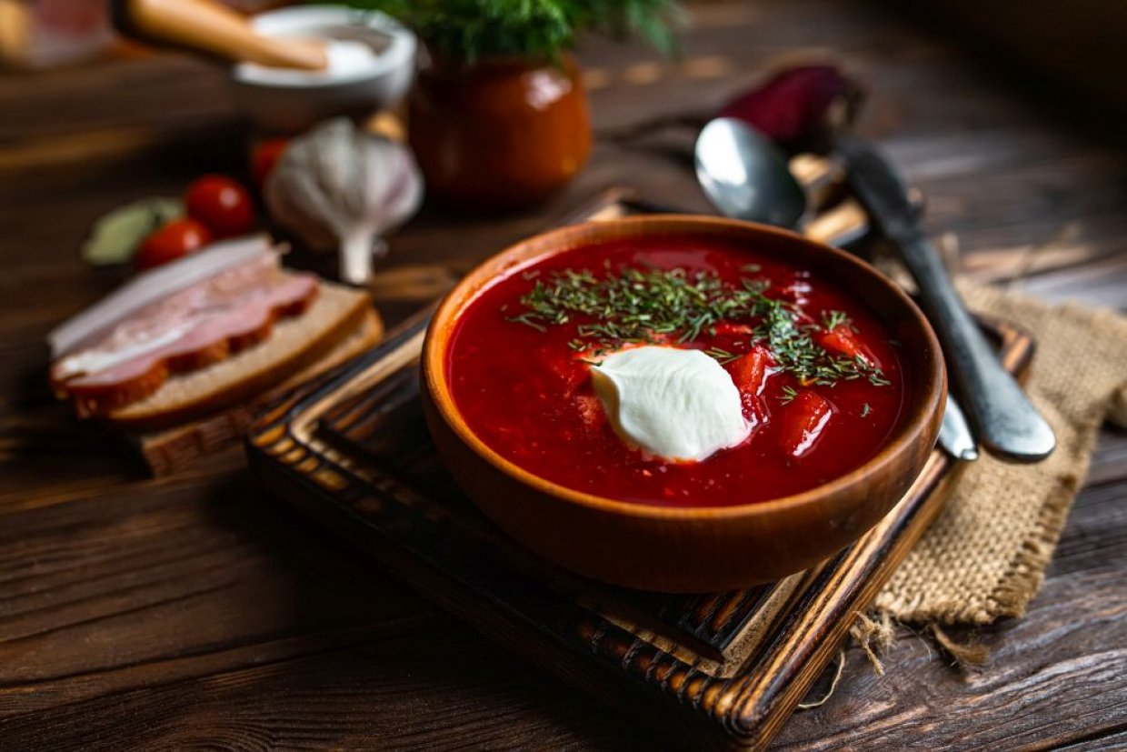 Классический горячий свекольник
