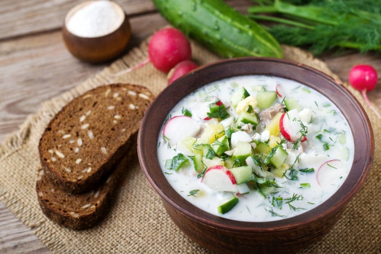 Окрошка на кефире с курицей