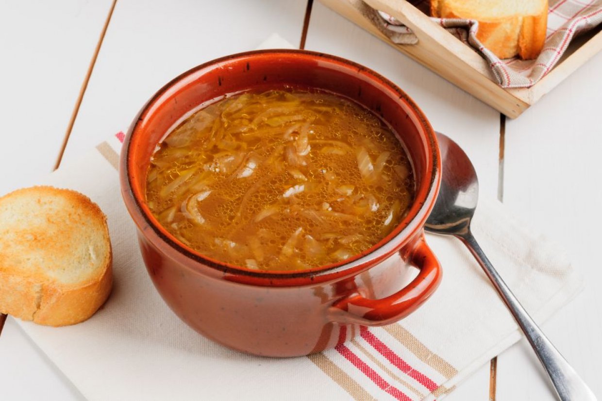 Луковый суп с грецкими орехами Луковый суп с грецкими орехами