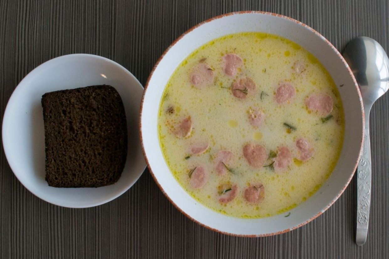 Сырный суп с сосисками Сырный суп с сосисками