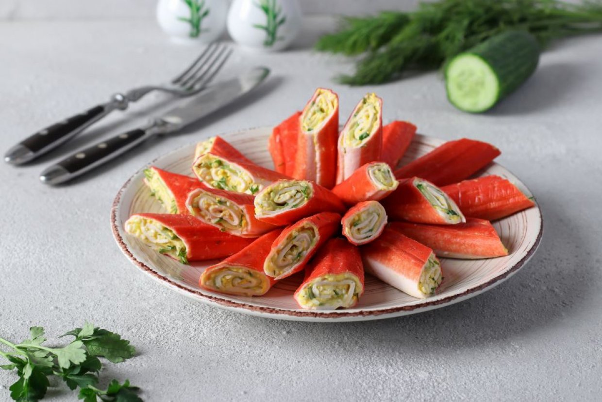 Крабовые рулетики с начинкой Крабовые рулетики с начинкой