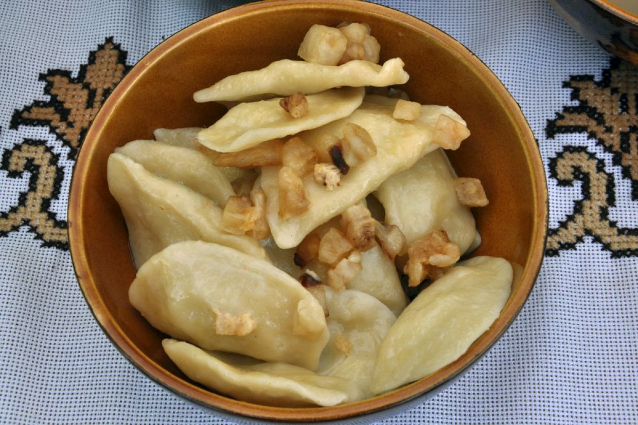 Вареники с картошкой и шкварками