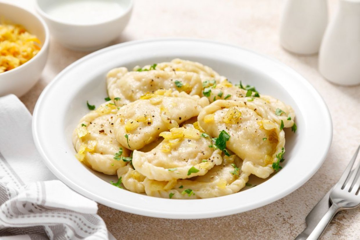 Вареники с картошкой и квашеной капустой Вареники с картошкой и квашеной капустой