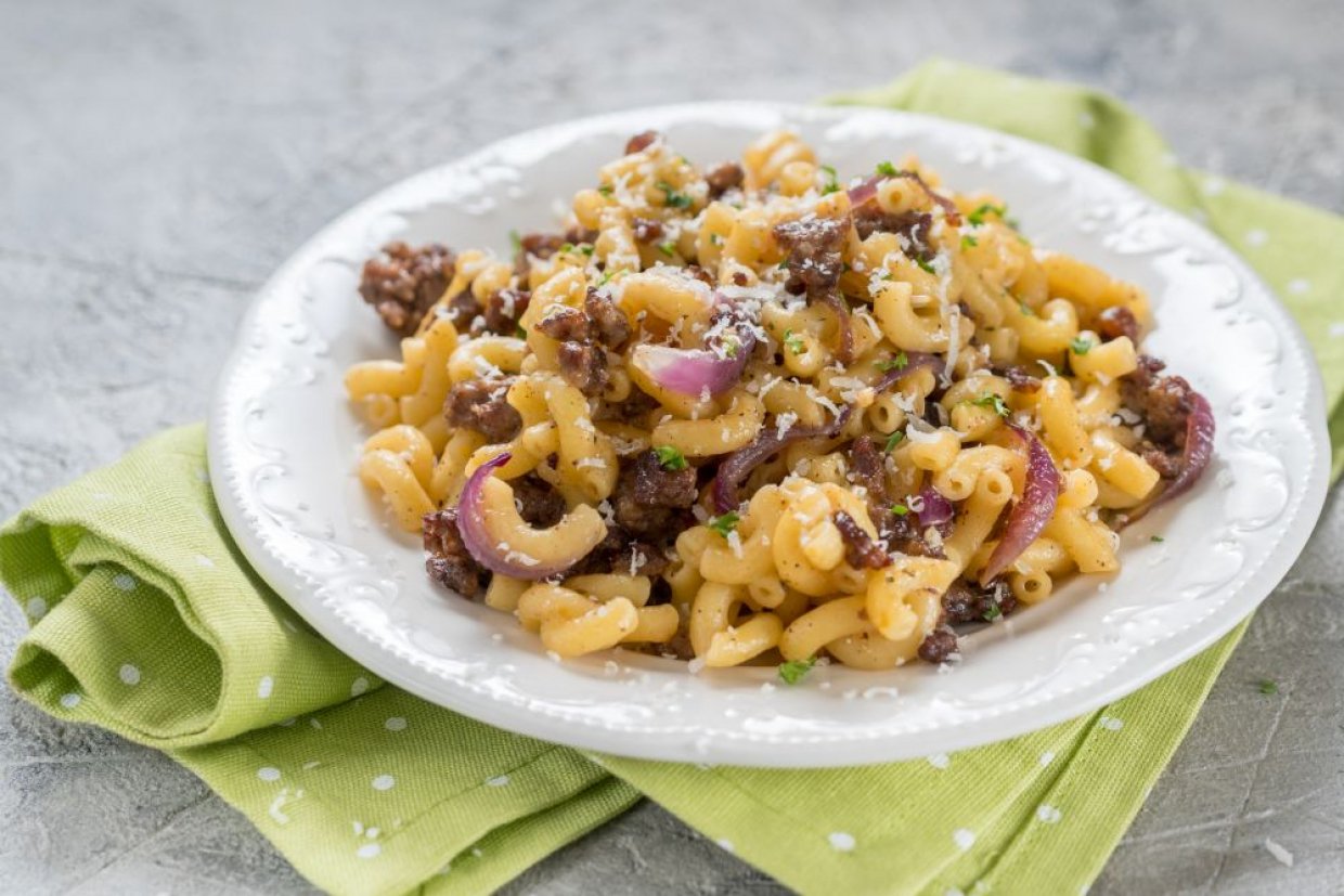 Макароны по-флотски с тушенкой Макароны по-флотски с тушенкой